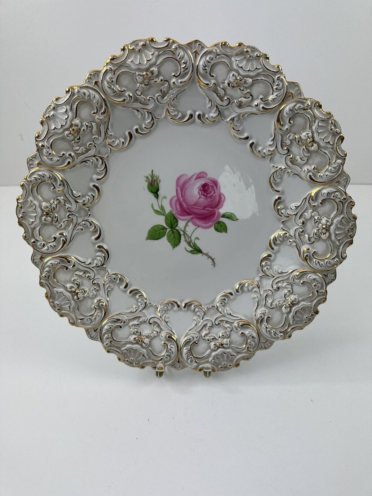Meissen Teller Prunkteller Schale Blumen Rote Rose Porzellan Goldrelief